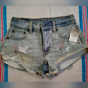 Hi-rise American Eagle shorts